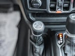 2025 Wrangler Thumbnail 32