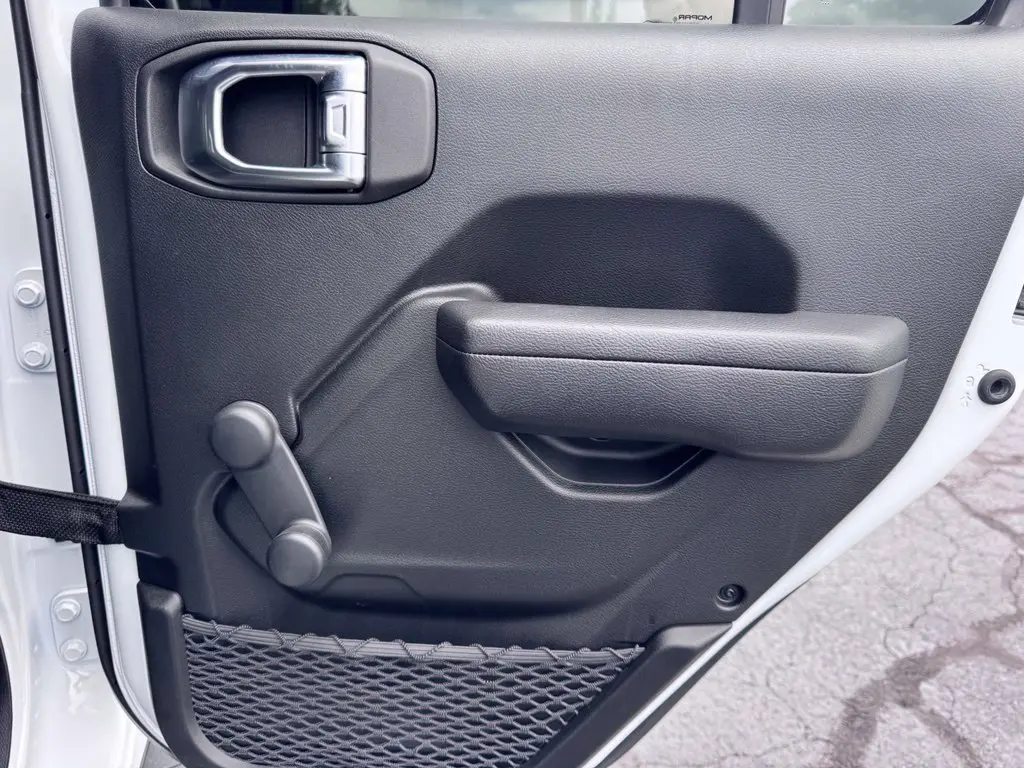 2024 Jeep Wrangler - $30,000