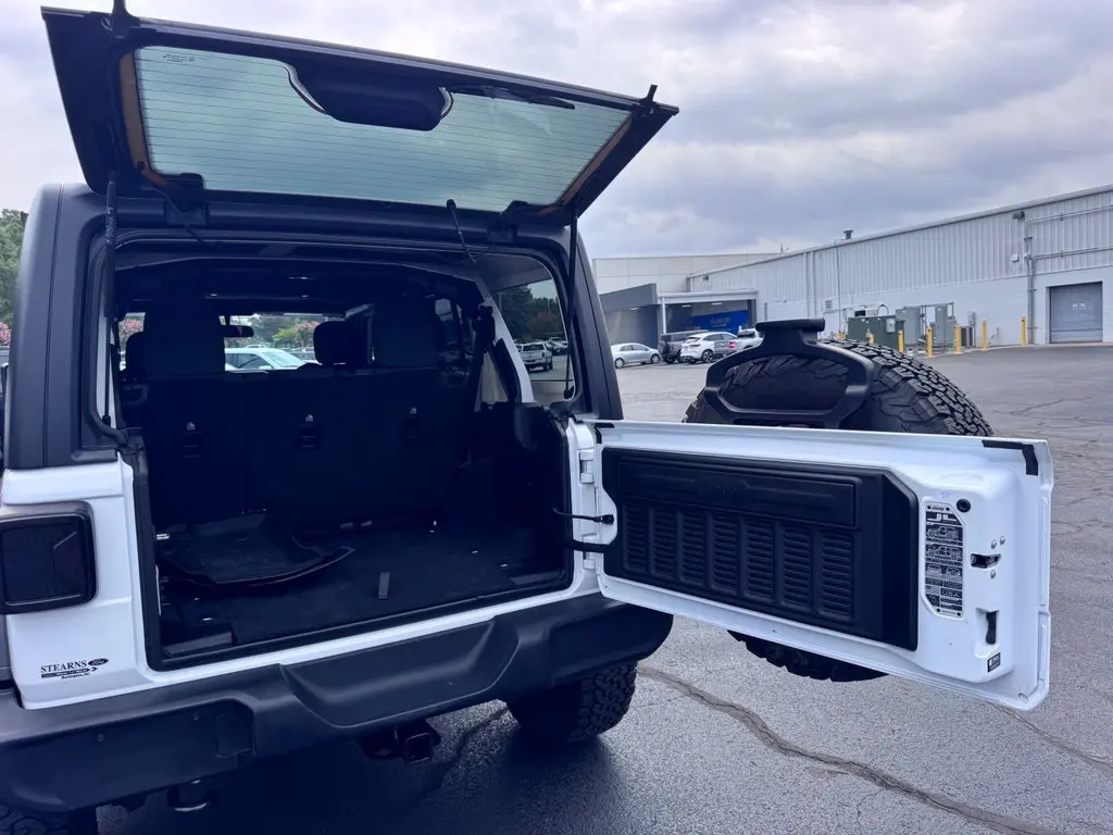 2024 Jeep Wrangler - $30,000