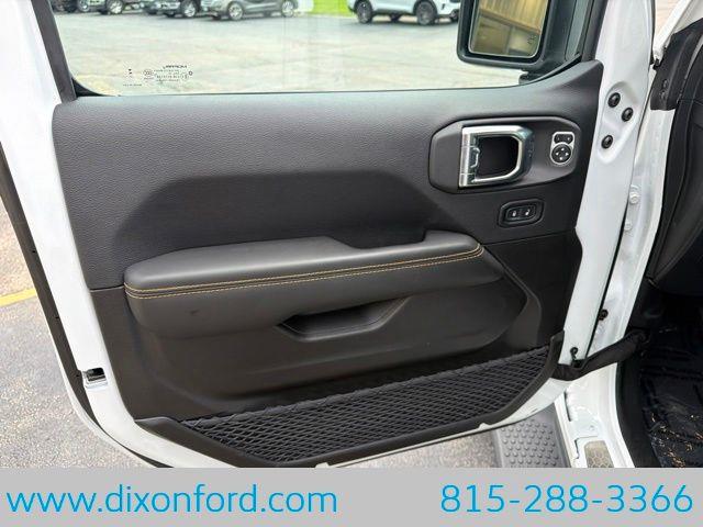 2025 Jeep Wrangler - $40,977