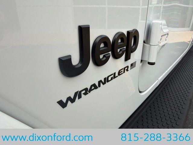 2025 Jeep Wrangler - $40,977