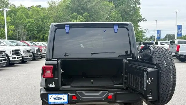 2024 Jeep Wrangler Sahara