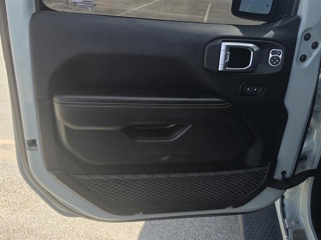 2024 Jeep Wrangler - $35,995