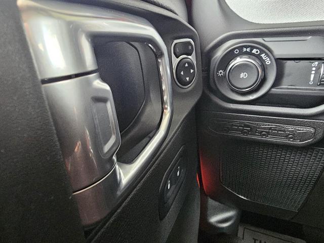 2025 Jeep Wrangler - $32,990