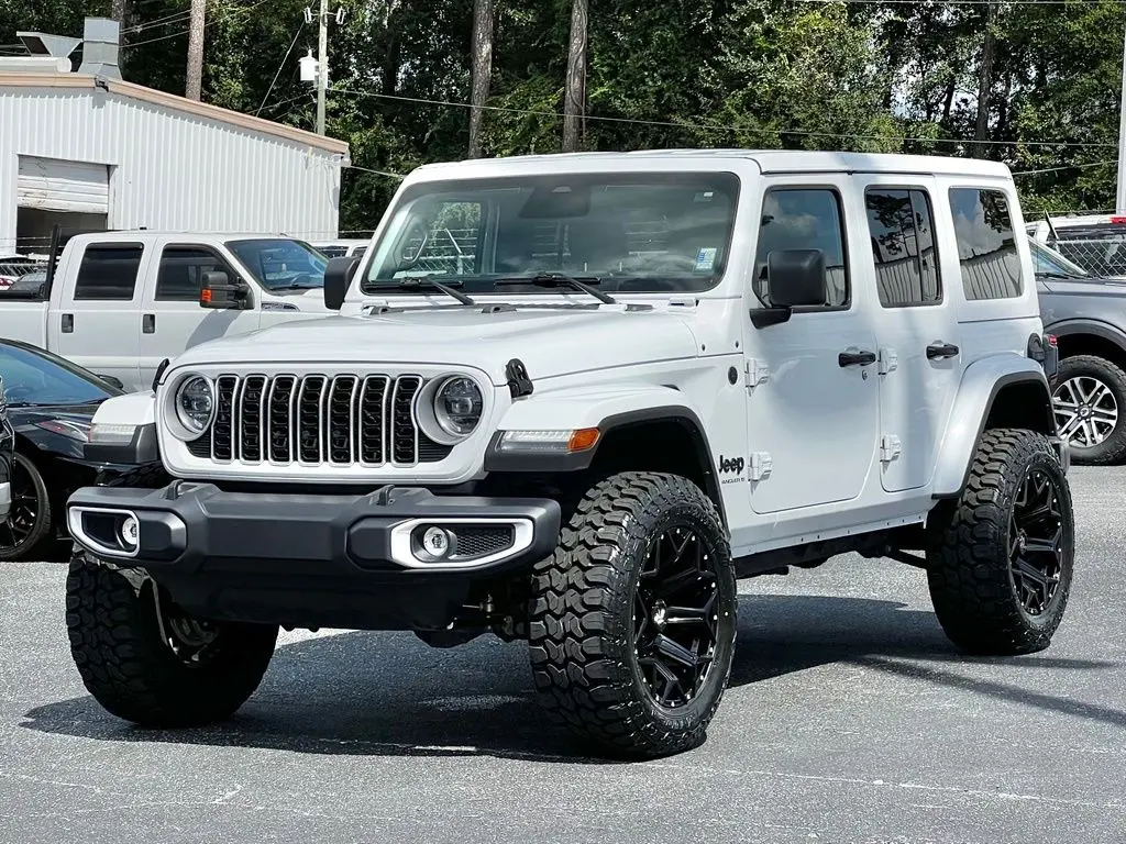 2025 Jeep Wrangler - $39,195