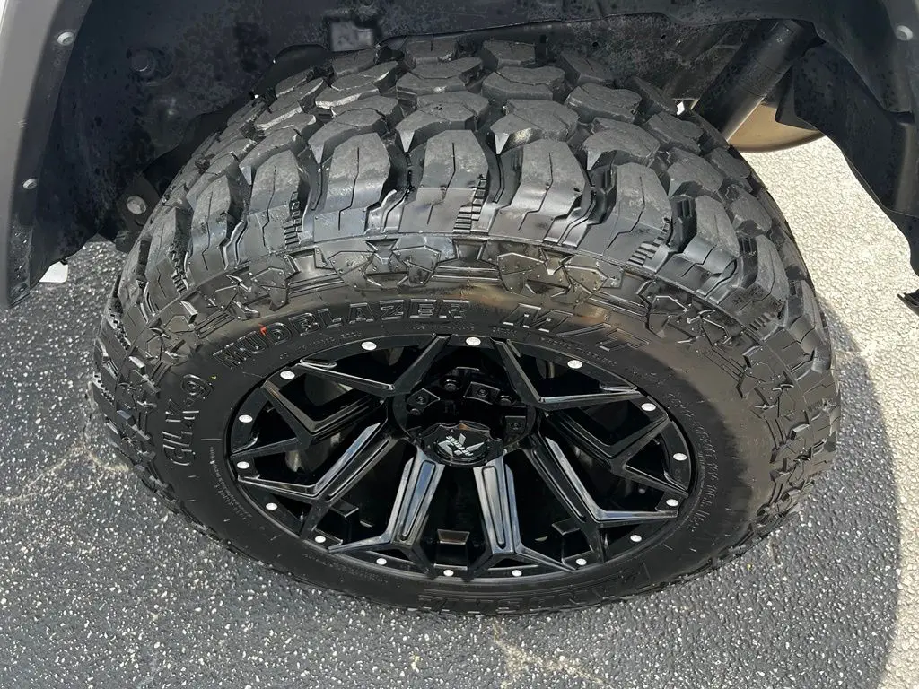 2025 Jeep Wrangler - $39,195