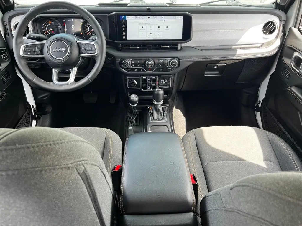 2025 Jeep Wrangler - $39,195