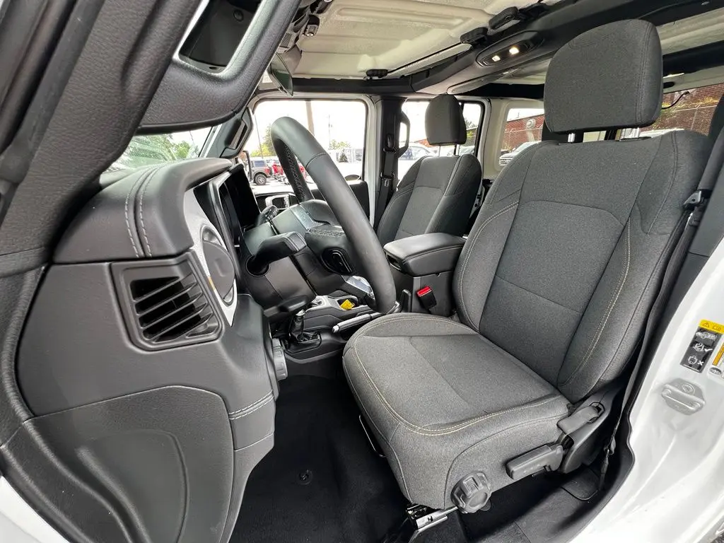 2025 Jeep Wrangler - $39,195