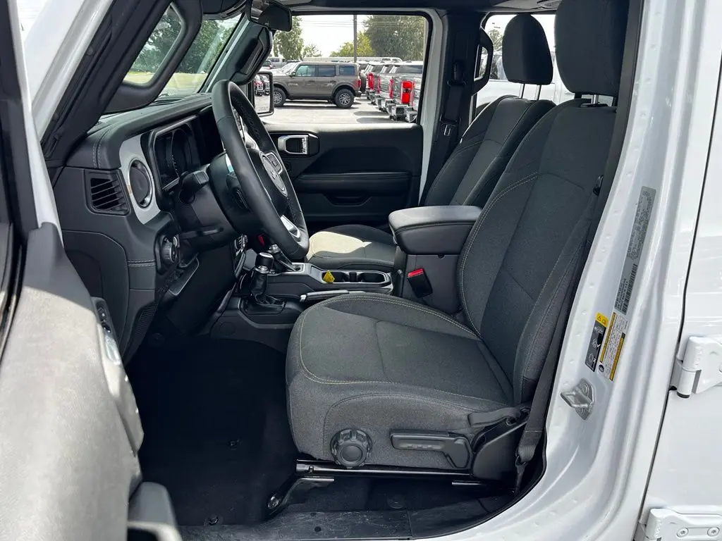 2025 Jeep Wrangler - $39,195