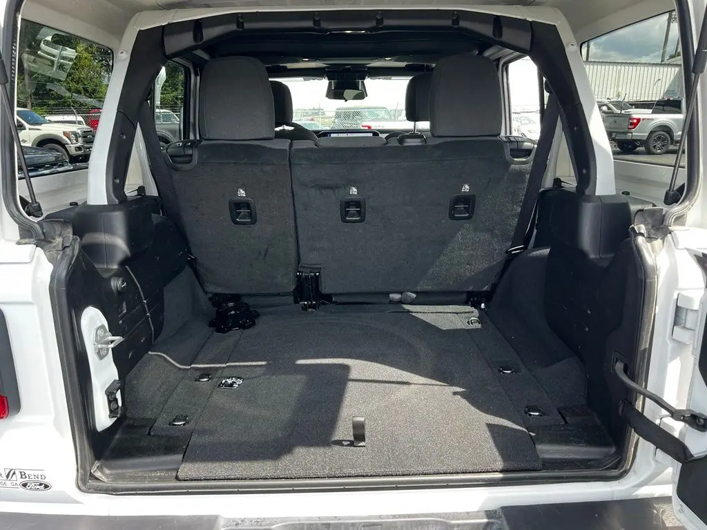 2025 Jeep Wrangler - $39,195