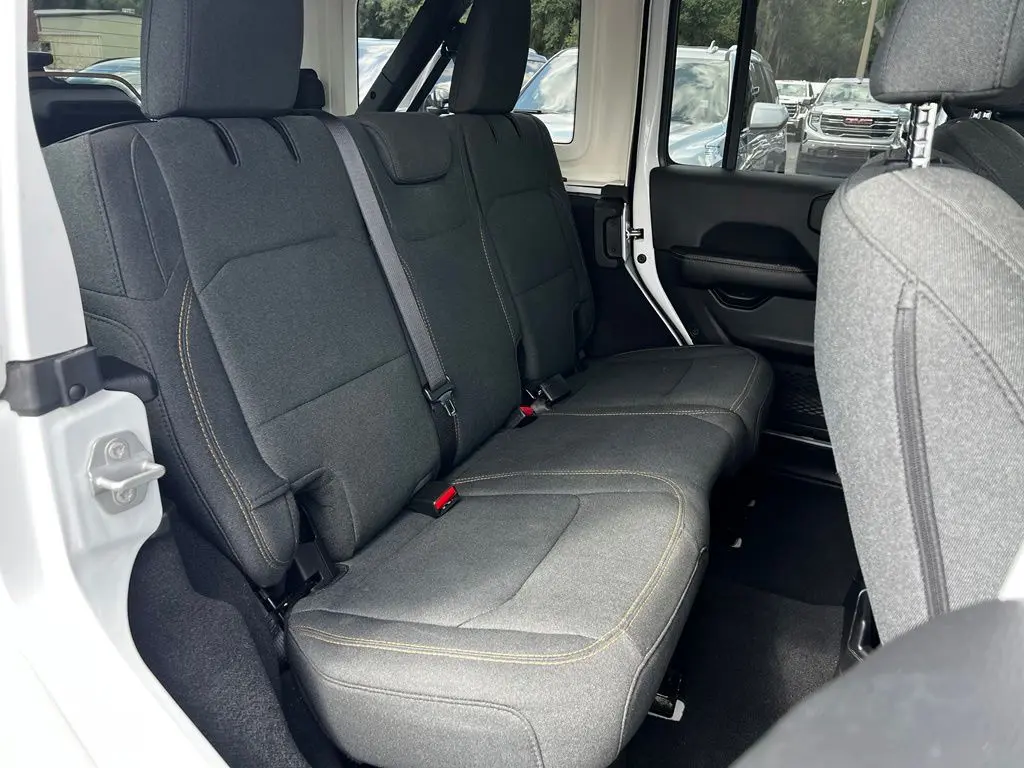 2025 Jeep Wrangler - $39,195