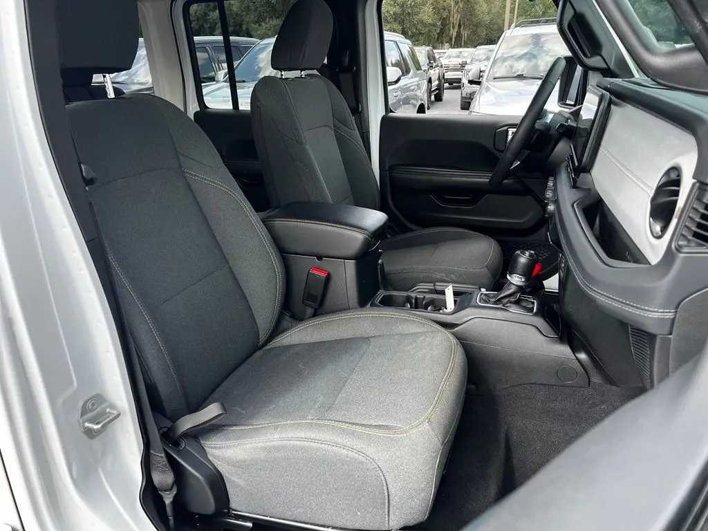 2025 Jeep Wrangler - $39,195