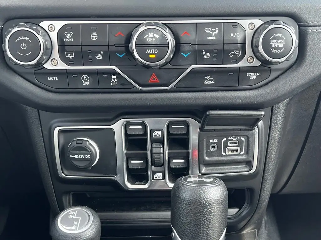 2025 Jeep Wrangler - $39,195