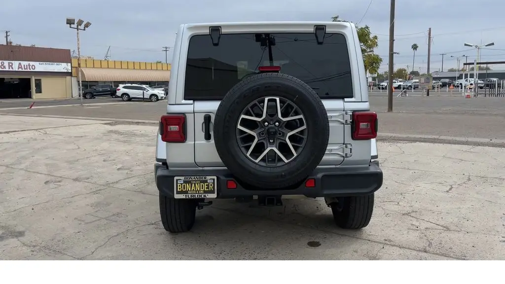 2024 Jeep Wrangler Sahara
