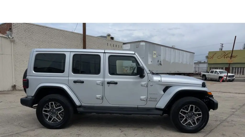 2024 Jeep Wrangler Sahara