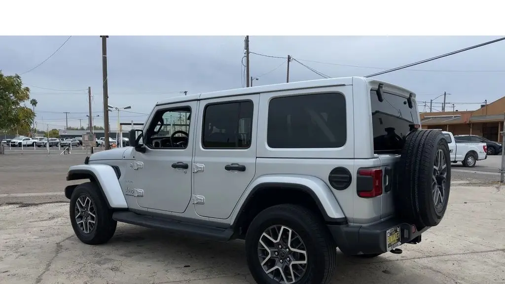 2024 Jeep Wrangler Sahara