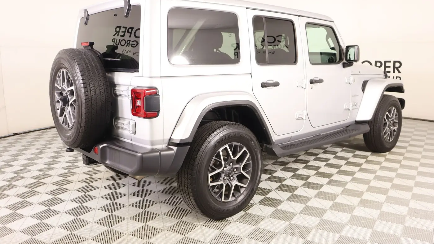 2024 Jeep Wrangler Sahara