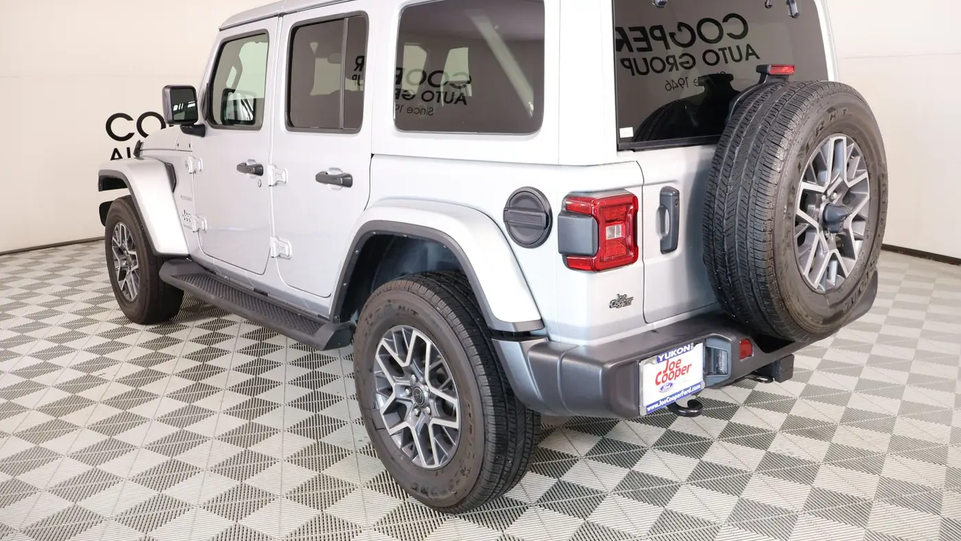 2024 Jeep Wrangler Sahara