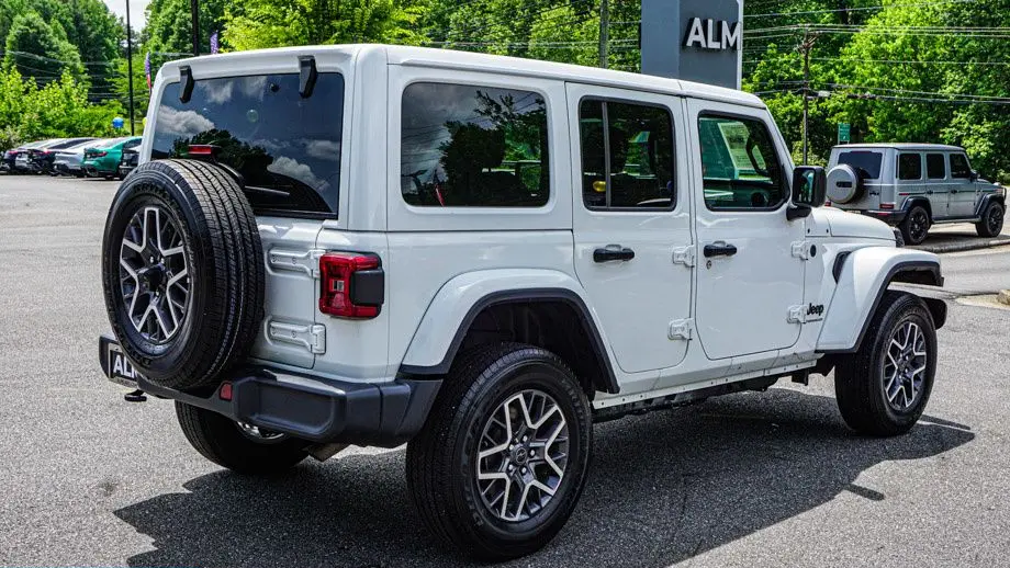2025 Jeep Wrangler Sahara