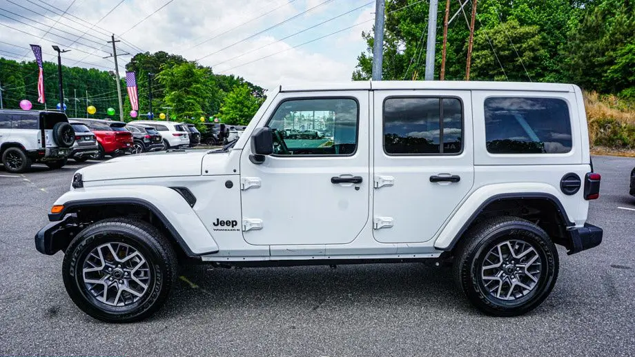 2025 Jeep Wrangler Sahara