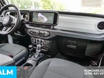 2025 Wrangler Thumbnail 25
