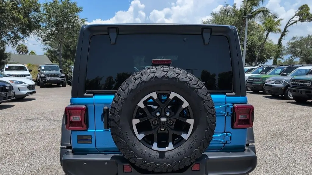 2024 Jeep Wrangler Rubicon X