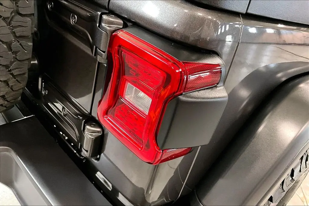 2024 Jeep Wrangler - $33,988