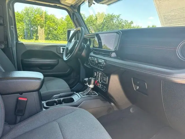 2024 Jeep Wrangler - $33,400