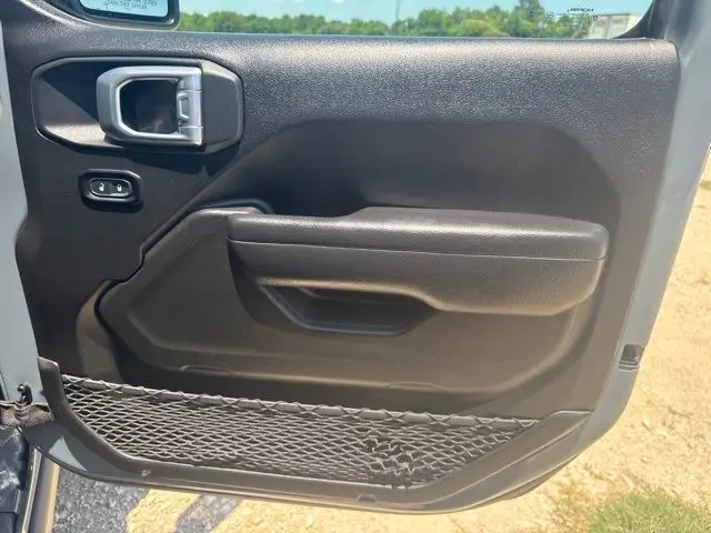 2024 Jeep Wrangler - $33,400