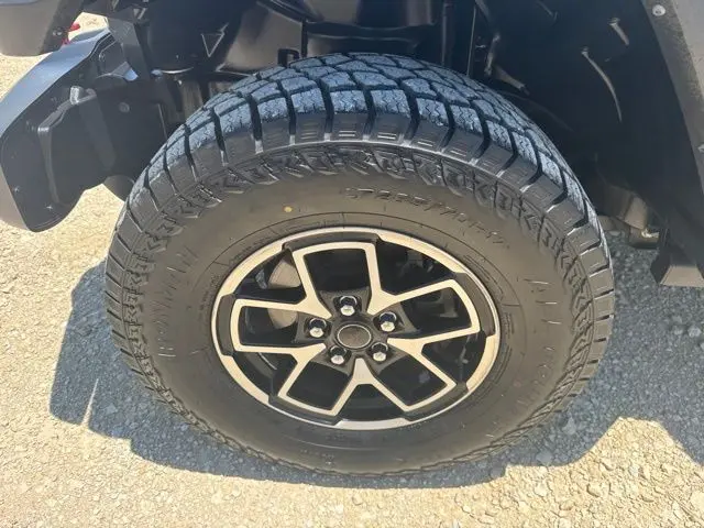 2024 Jeep Wrangler - $33,400