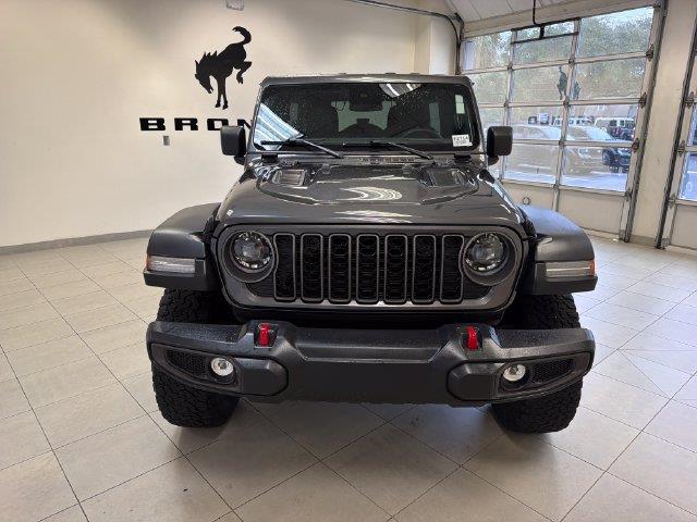 2025 Jeep Wrangler - $34,400