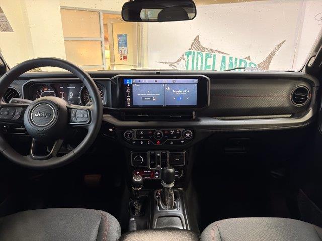 2025 Jeep Wrangler - $34,400