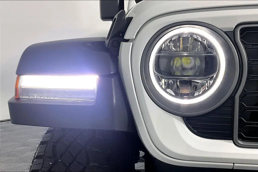 2025 Jeep Wrangler - $39,741