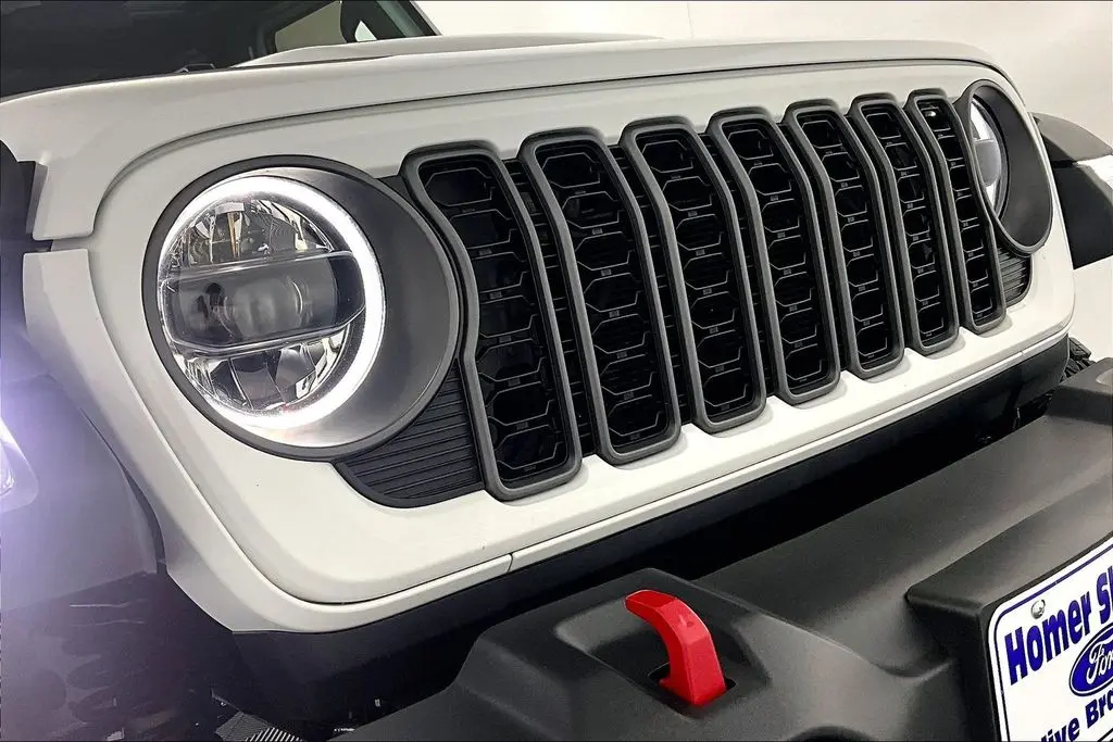 2025 Jeep Wrangler - $39,741