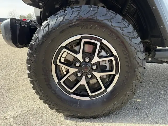 2025 Jeep Wrangler - $38,995