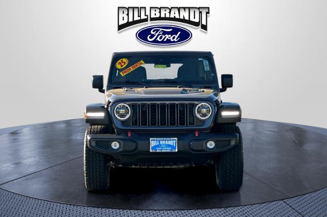 2025 Jeep Wrangler - $32,776