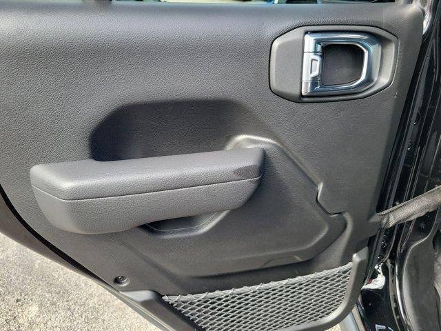 2025 Jeep Wrangler - $41,772