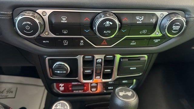 2025 Jeep Wrangler Rubicon X