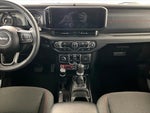 2025 Wrangler Thumbnail 13