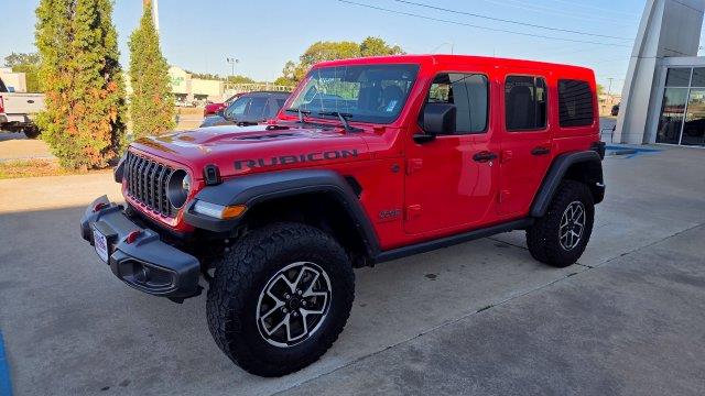 2025 Jeep Wrangler - $37,901