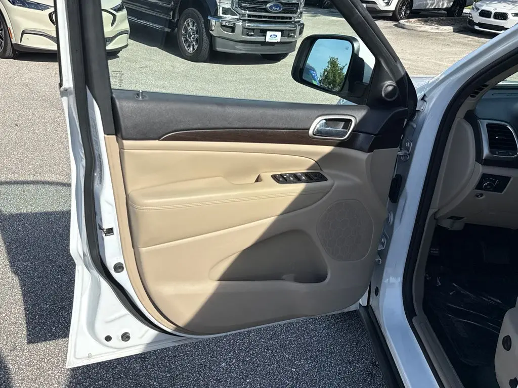 2014 Jeep Cherokee - $9,900