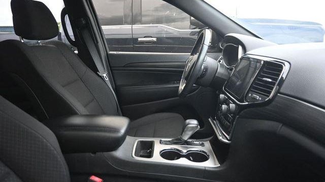 2019 Jeep Grand Cherokee Laredo