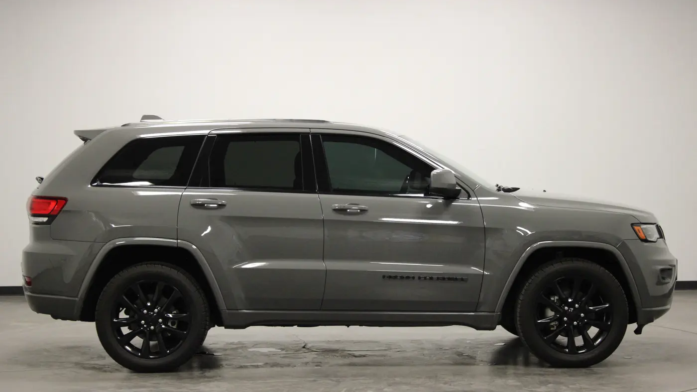 2020 Jeep Grand Cherokee Laredo