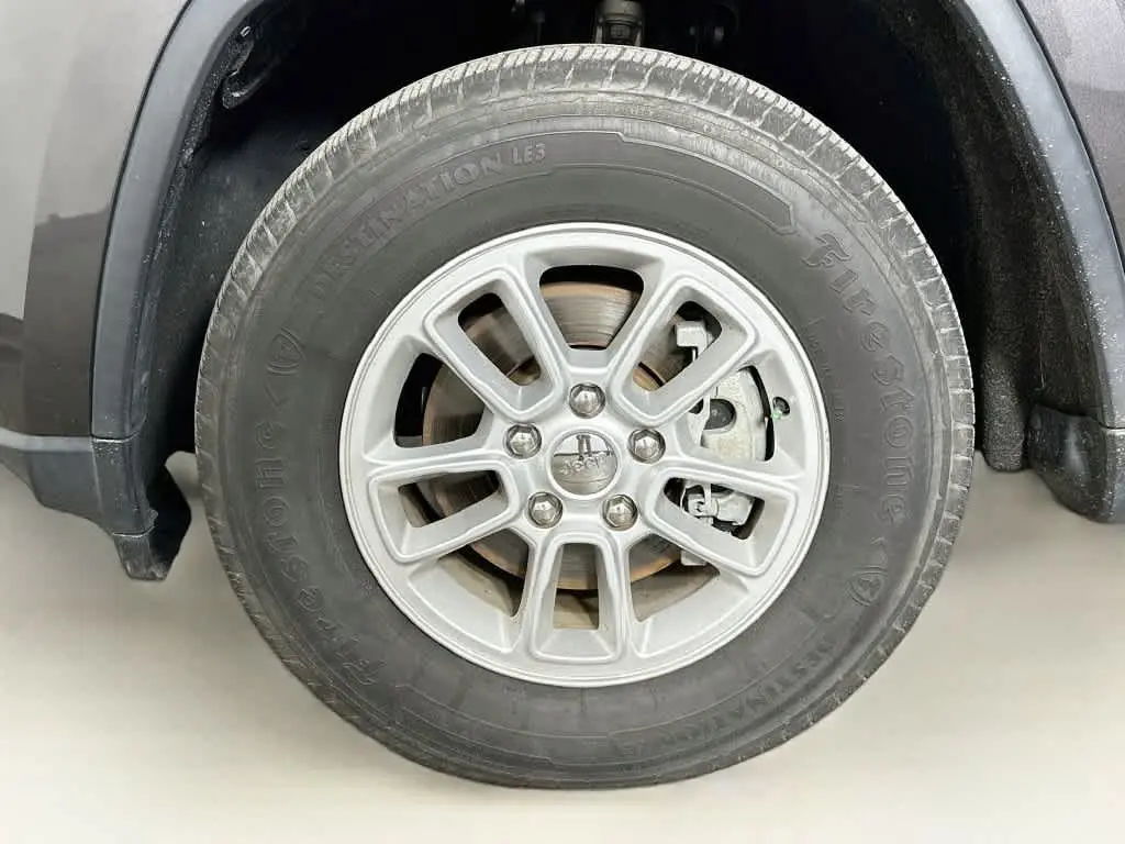 2019 Jeep Cherokee - $15,765