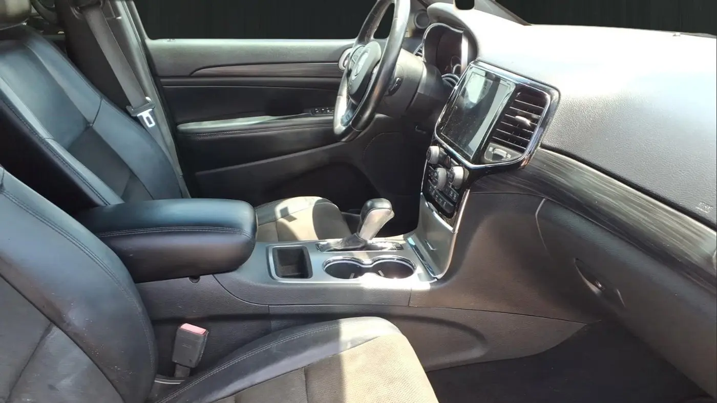 2020 Jeep Grand Cherokee Laredo