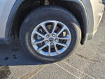 2016 Grand Cherokee Thumbnail 16