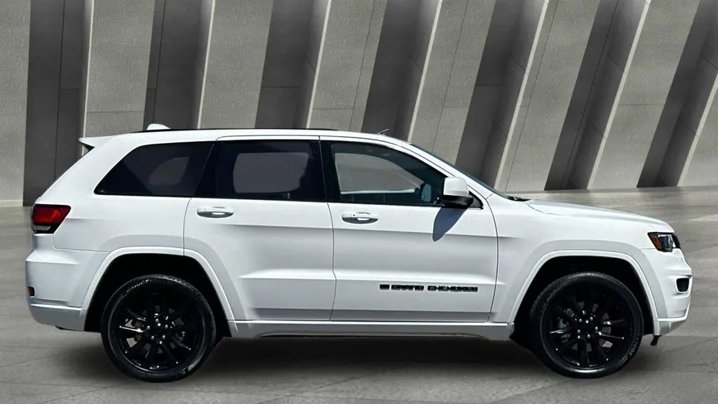 2022 Jeep Grand Cherokee WK Laredo E