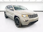 2020 Grand Cherokee Thumbnail 3
