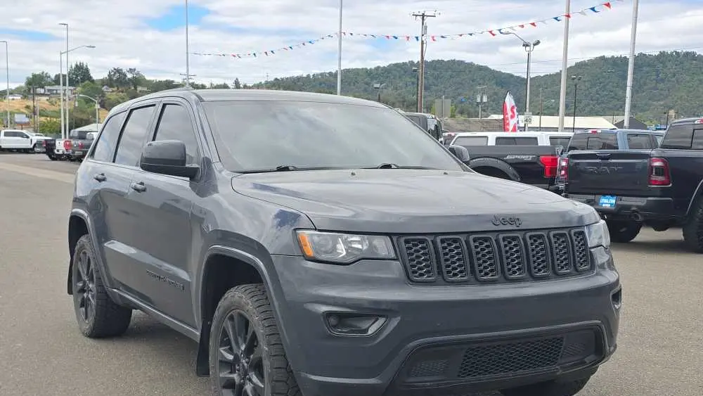 2017 Jeep Grand Cherokee Laredo E