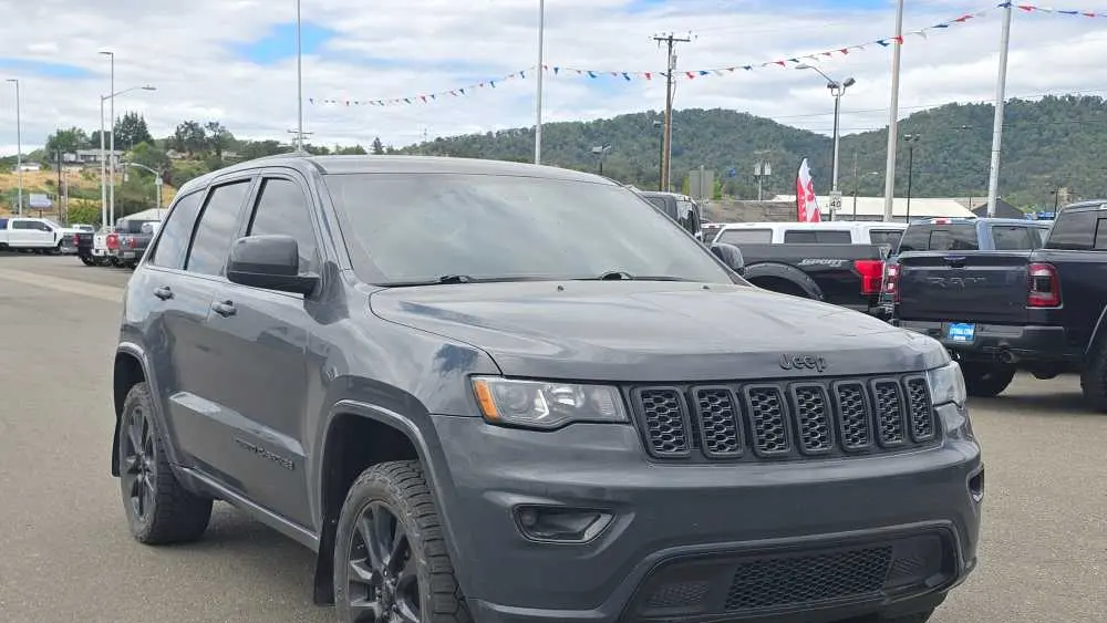 2017 Jeep Grand Cherokee Laredo E
